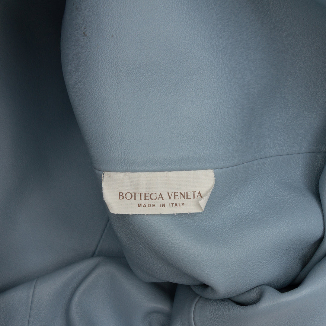 Bottega Veneta The Pochette Cuir d'agneau Bleu – vue 6 – GABY PARIS
