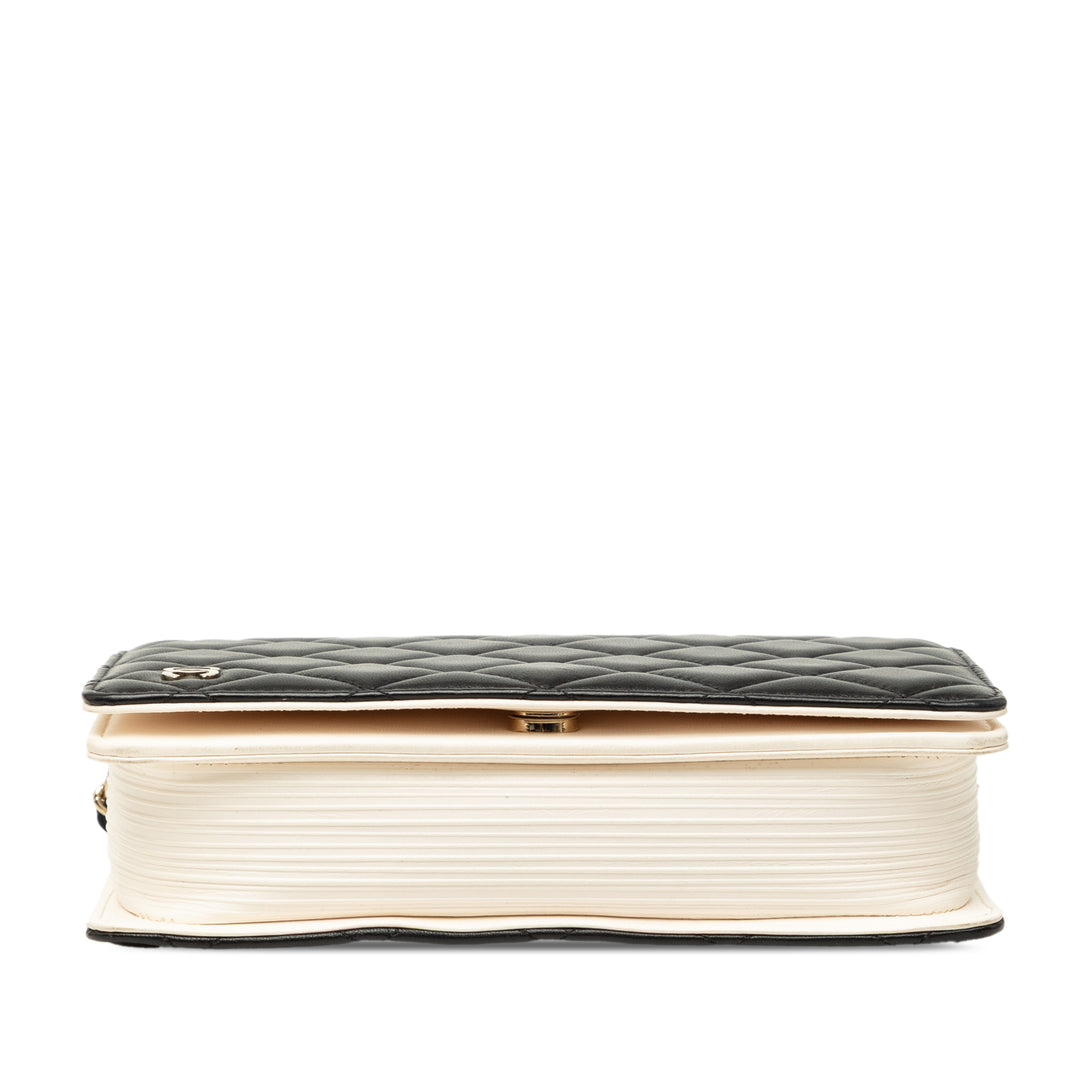 Chanel Matelassé Book Wallet on Chain Cuir d'agneau Noir – vue 3 – GABY PARIS