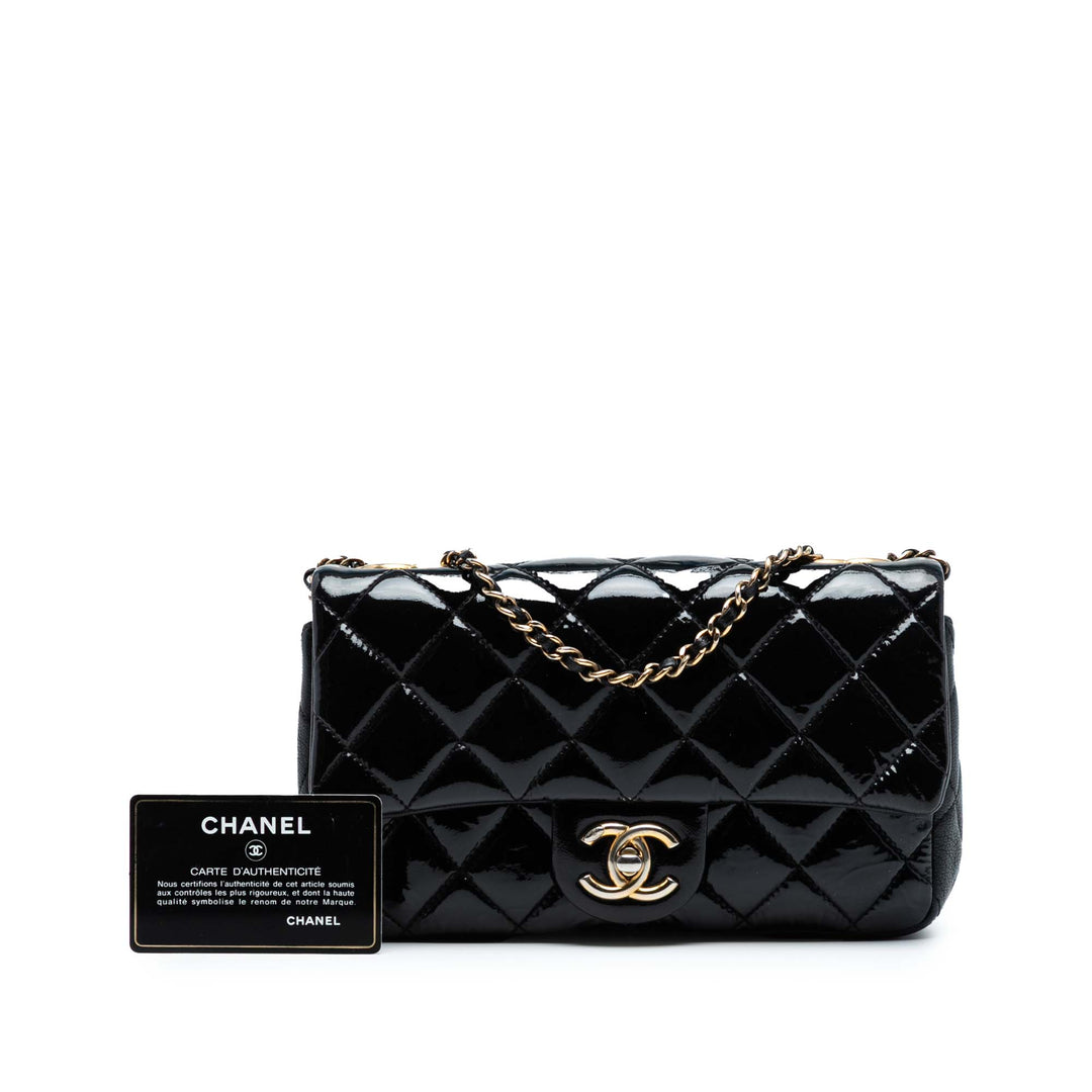 Chanel Paris-Salzburg Small Cuir verni and Goatskin CC Eyelet Flap Bleu