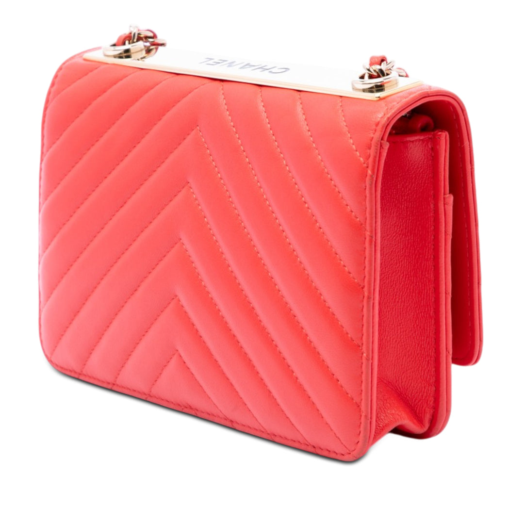 Chanel Chevron Cuir d'agneau Trendy CC Chain Wallet on Chain