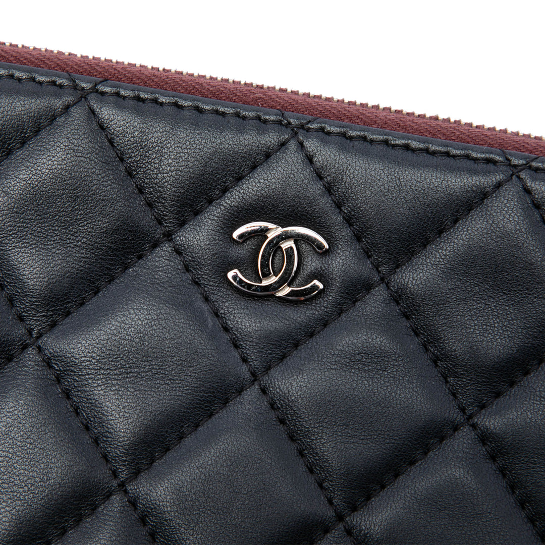 Matelassé O Étui Pochette Grand Cuir d'agneau Noir