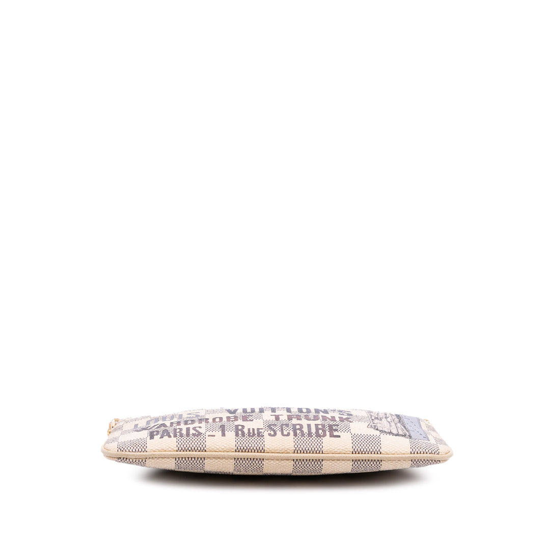Louis Vuitton Damier Azur Trunks Labels Pochette Milla MM Blanc – GABY PARIS Authentique