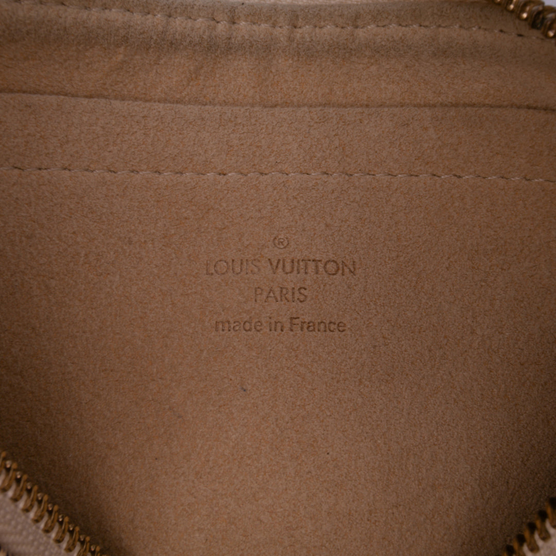 Louis Vuitton Damier Azur Trunks Labels Pochette Milla MM Blanc – GABY PARIS Authentique