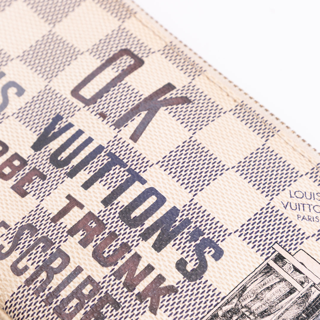 Louis Vuitton Damier Azur Trunks Labels Pochette Milla MM Blanc – GABY PARIS Authentique