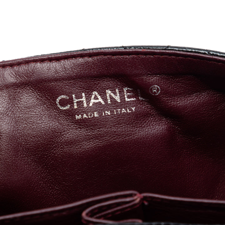 Chanel Matelassé froissé Cuir verni East West Simple rabat