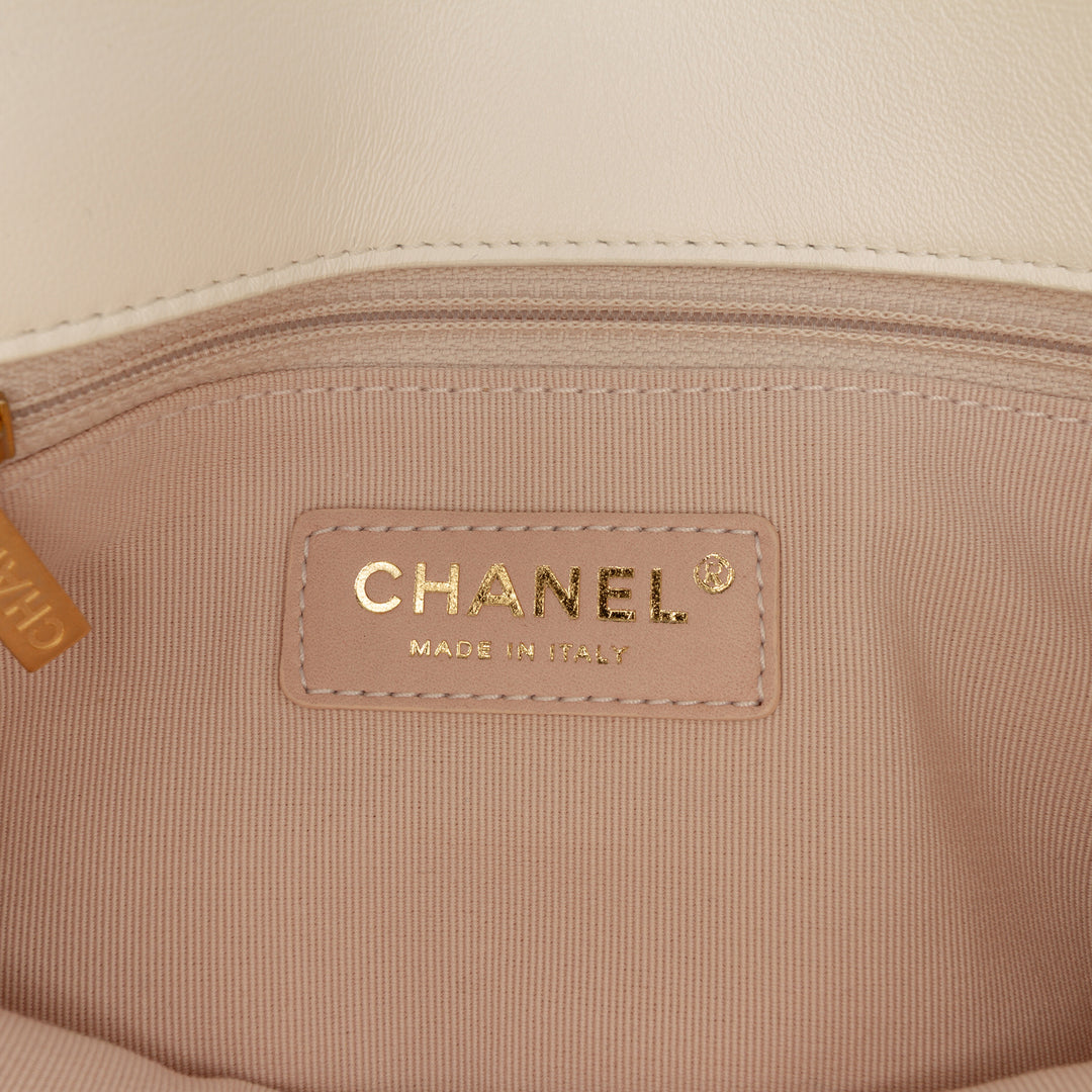 Chanel Small Matelassé Cuir d’agneau On And On Chain à rabat