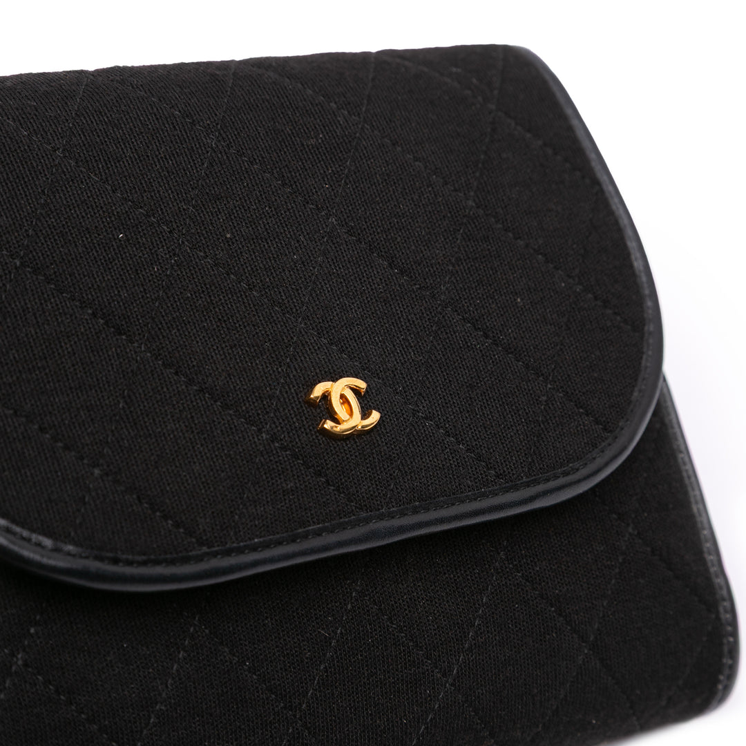 CC Quilted Jersey Chain Flap Black - Gaby Paris