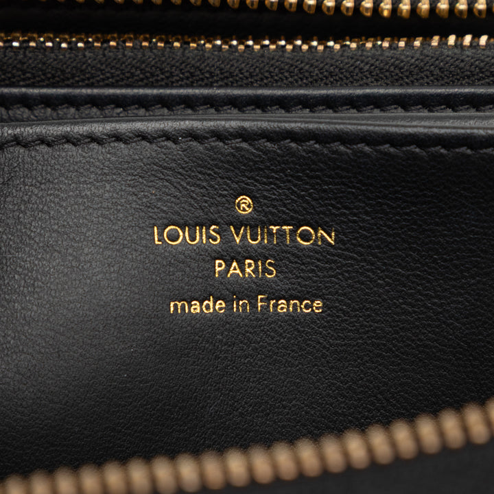 Louis Vuitton embossé Coussin Zippy Portefeuille Toile Monogram