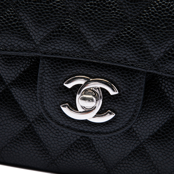 Chanel Sac porté épaule Classic Double rabat Moyen Cuir caviar Noir – vue 5 – GABY PARIS