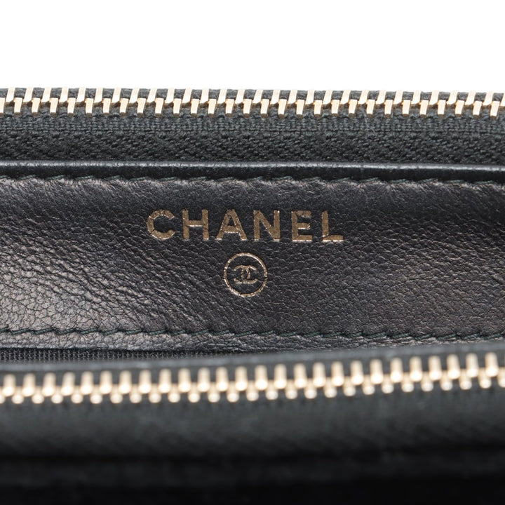 Chanel Velour Pearl Embellished Double Zip Pochette with Chain Noir – GABY PARIS Authentique