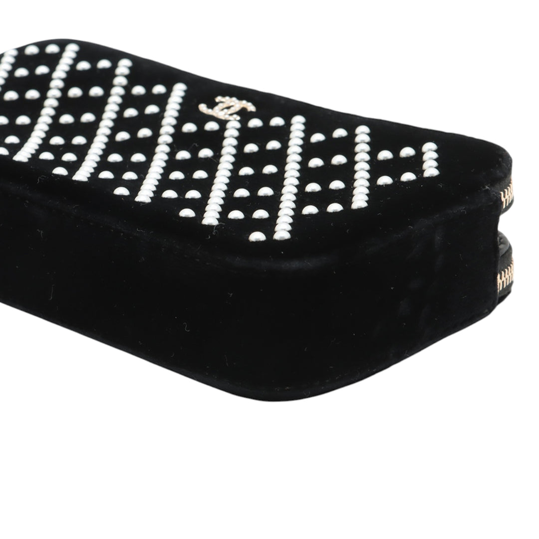 Chanel Velour Pearl Embellished Double Zip Pochette with Chain Noir – GABY PARIS Authentique