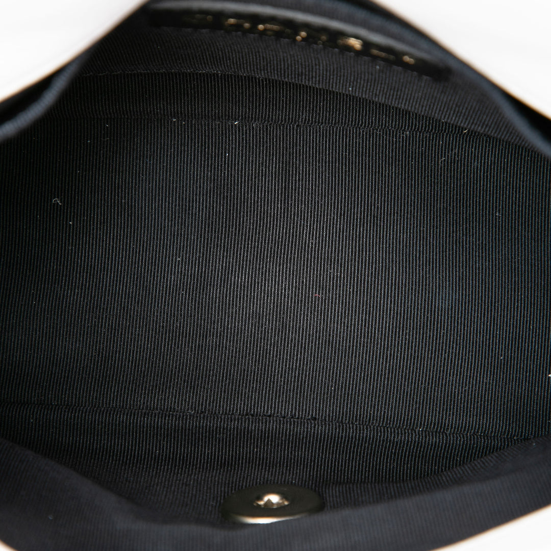 Chanel Carré Graphic à rabat Sac Mini Cuir de veau Noir – vue 4 – GABY PARIS