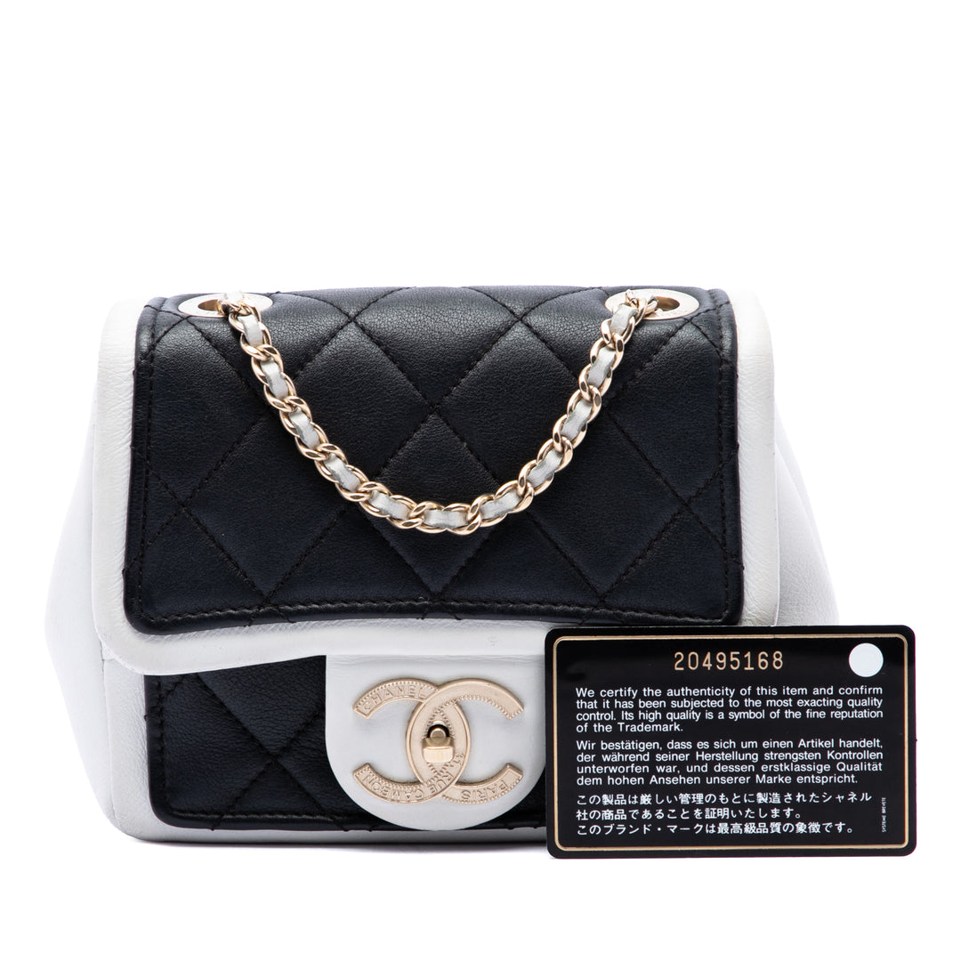 Chanel Carré Graphic à rabat Sac Mini Cuir de veau Noir – vue 7 – GABY PARIS