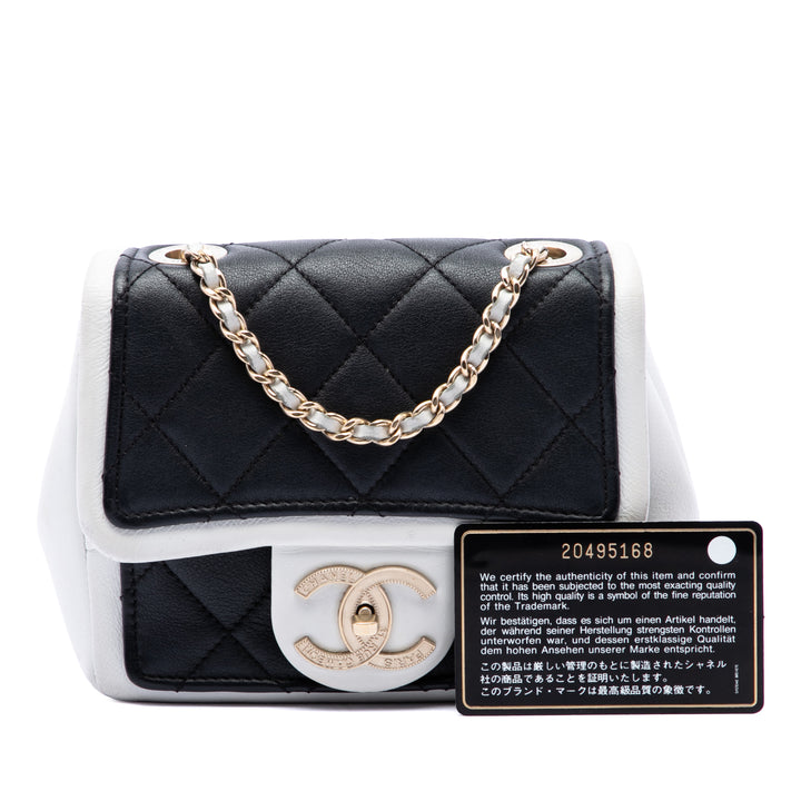 Chanel Carré Graphic à rabat Sac Mini Cuir de veau Noir – vue 7 – GABY PARIS