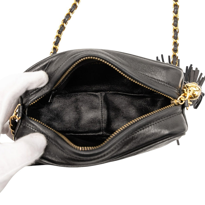 Chanel CC Quilted Cuir d’agneau Tassel Sac caméra Noir