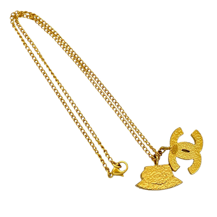 Chanel plaqué Rhinestone CC et Camellia Hat Pendant Collier