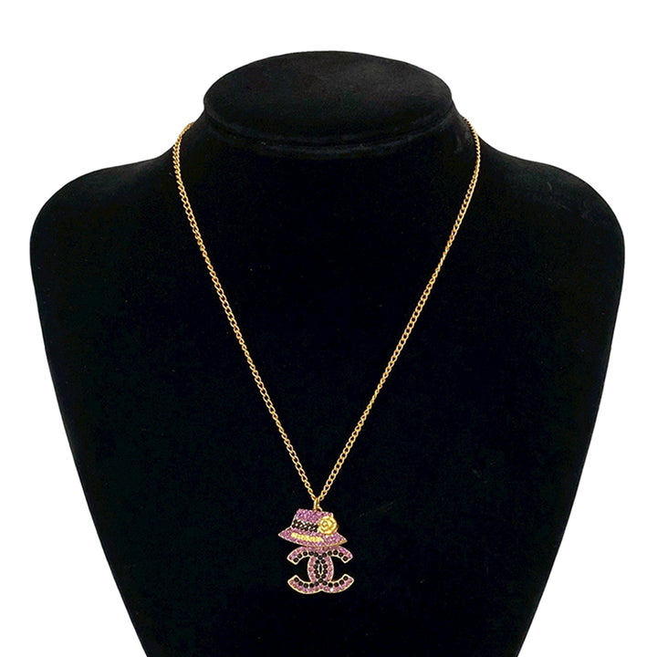 Chanel plaqué Rhinestone CC et Camellia Hat Pendant Collier