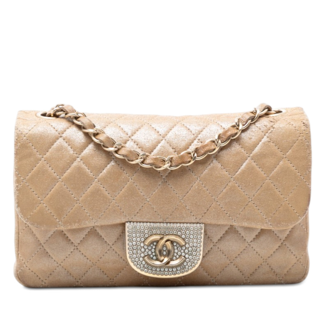 Chanel Small Matelassé Iridescent Cuir d’agneau Perle CC Cristal à rabat