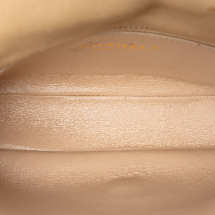 Chanel Small Matelassé Iridescent Cuir d’agneau Perle CC Cristal à rabat