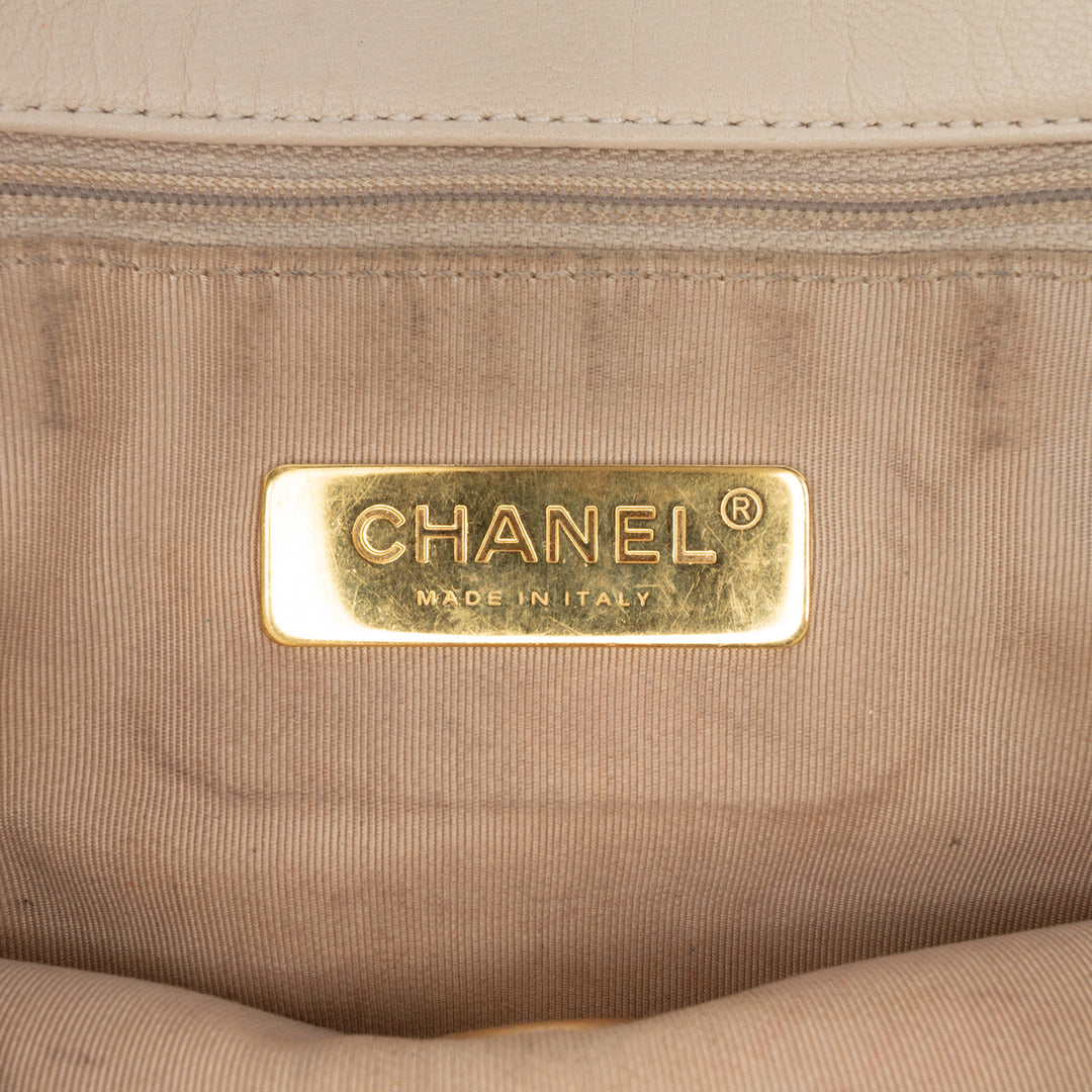 Chanel Medium Cuir d’agneau 19 à rabat