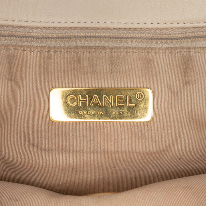 Chanel Medium Cuir d’agneau 19 à rabat
