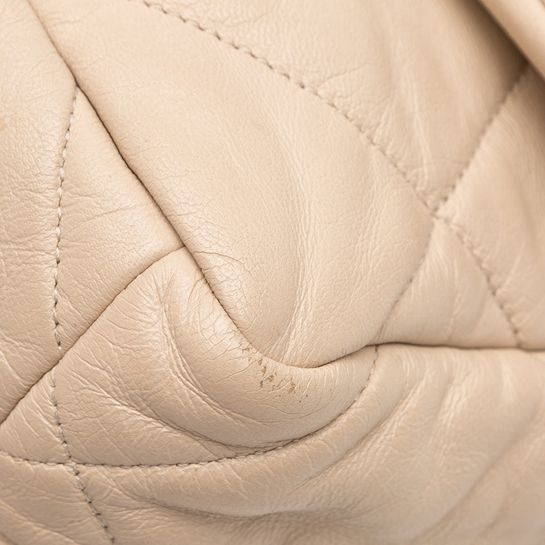 Chanel Medium Cuir d’agneau 19 à rabat