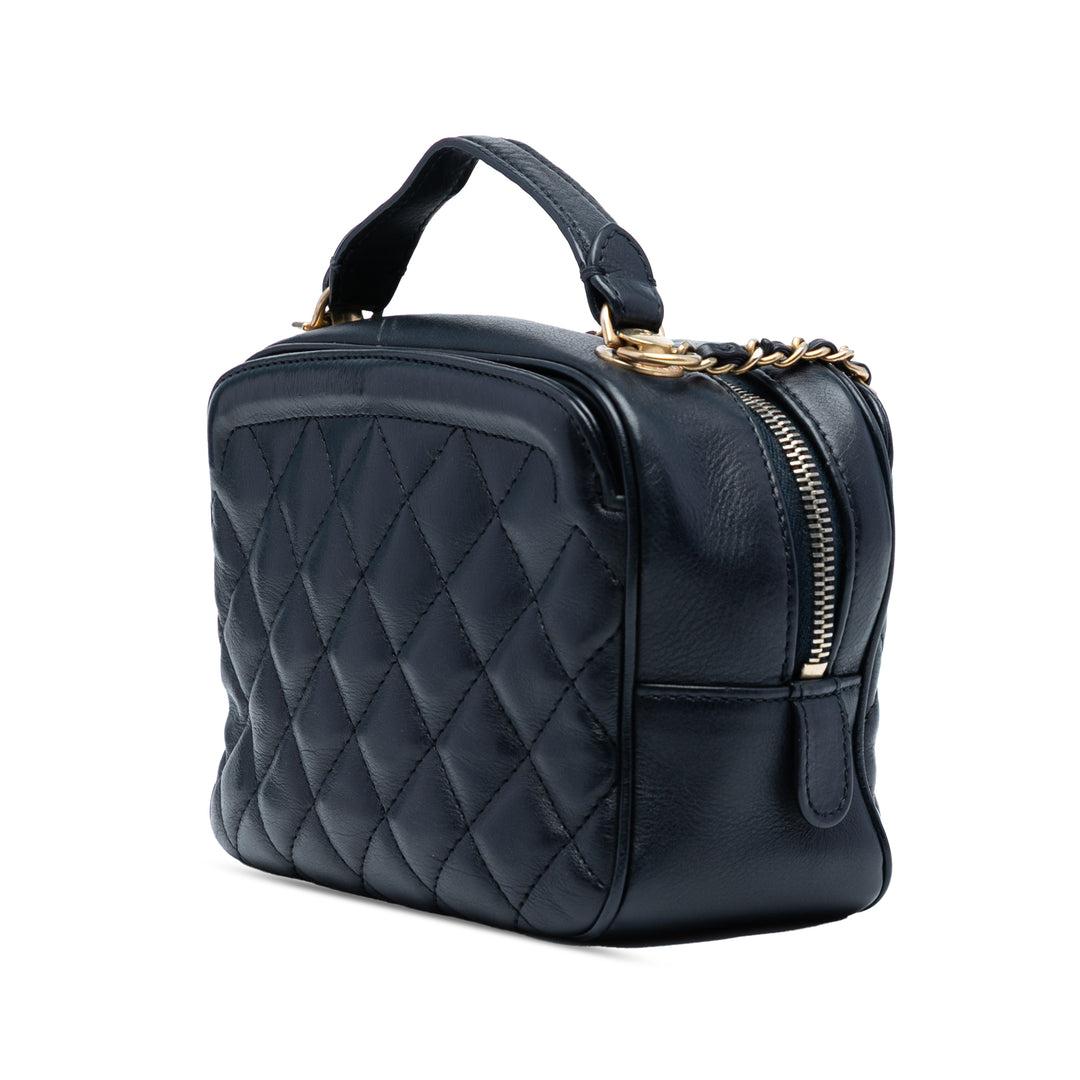 Chanel Small CC Quilted Cuir d’agneau Top Handle Vanity Étui with Chain Noir