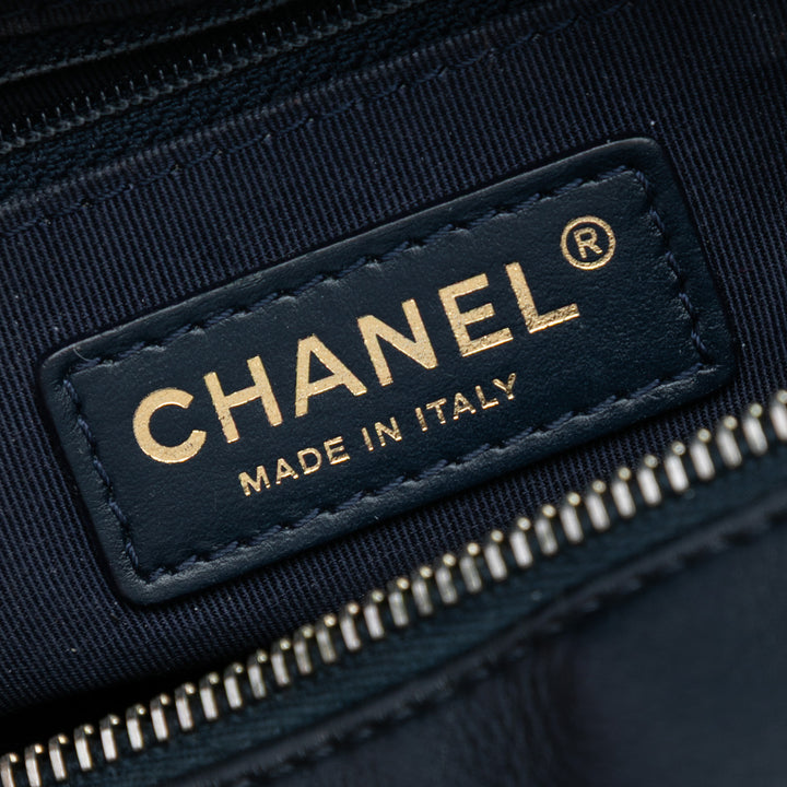 Chanel Small CC Quilted Cuir d’agneau Top Handle Vanity Étui with Chain Noir