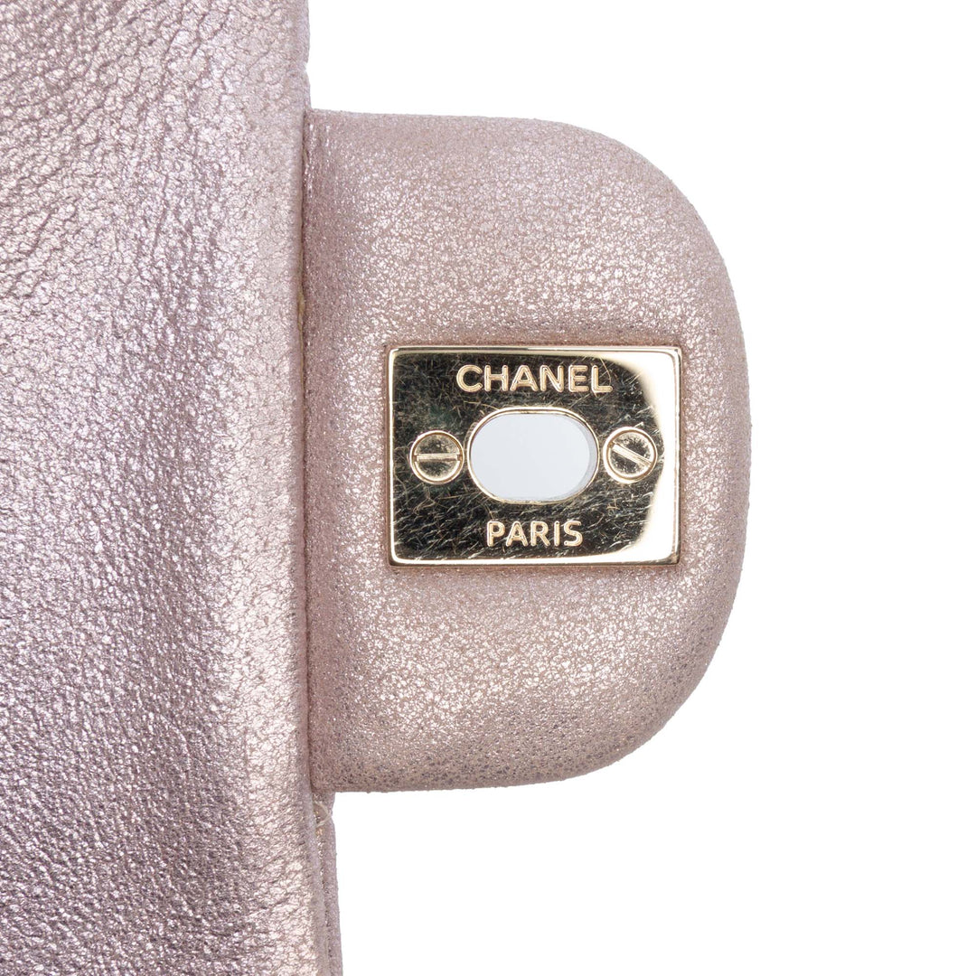 Chanel Medium Classic Iridescent Cuir d’agneau Double rabat