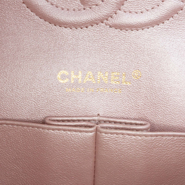 Chanel Medium Classic Iridescent Cuir d’agneau Double rabat