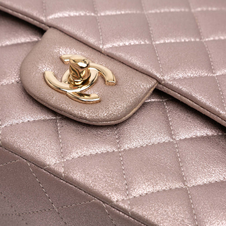 Chanel Medium Classic Iridescent Cuir d’agneau Double rabat