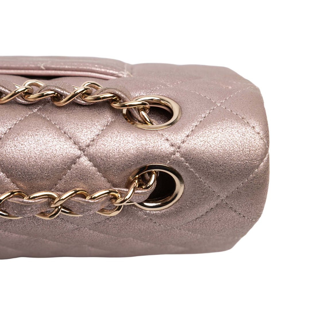 Chanel Medium Classic Iridescent Cuir d’agneau Double rabat