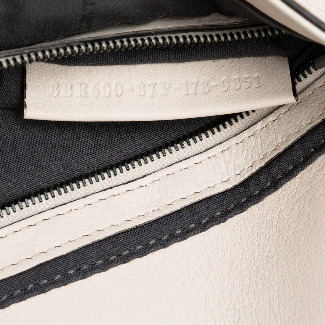 Fendi Whipstitch Baguette Sac Blanc – vue 6 – GABY PARIS