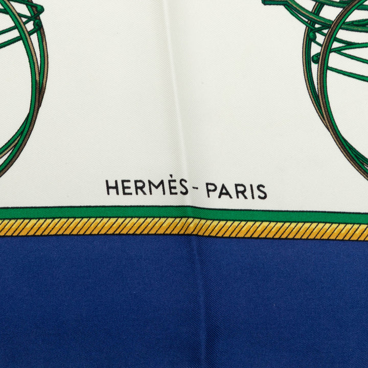 Hermès Les Voitures a Transformation Foulard 90 Blanc – vue 2 – GABY PARIS