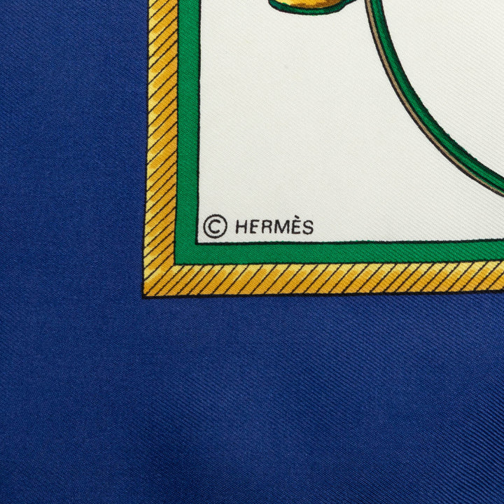Hermès Les Voitures a Transformation Foulard 90 Blanc – vue 4 – GABY PARIS