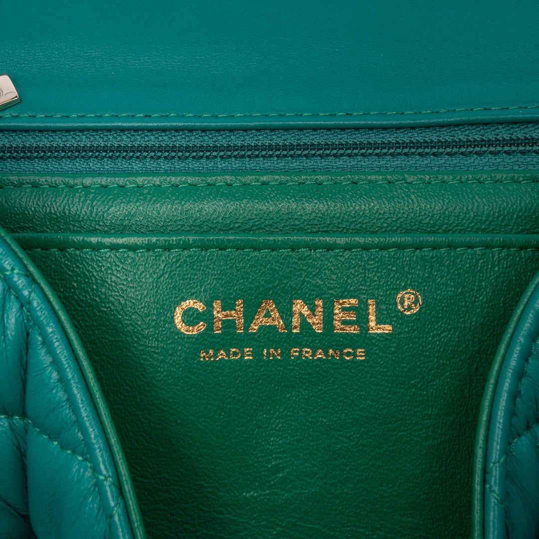 Chanel Mini Rectangular Classic Cuir d’agneau Simple rabat Bleu – GABY PARIS Authentique