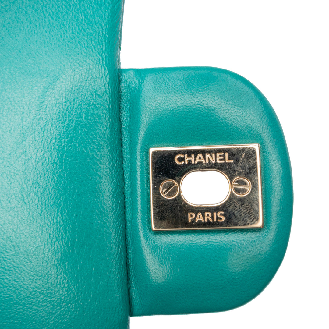 Chanel Mini Rectangular Classic Cuir d’agneau Simple rabat Bleu – GABY PARIS Authentique