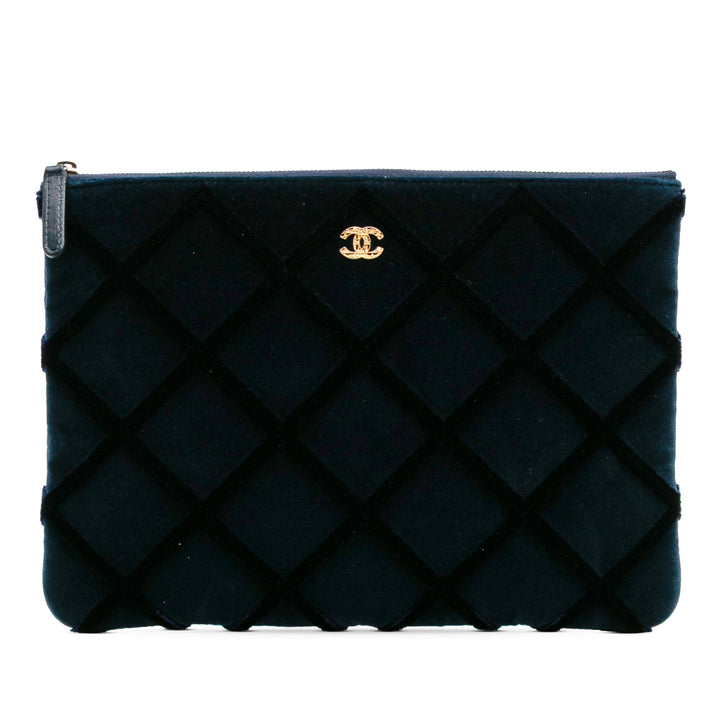 Chanel Medium CC Quilted Velours O Étui Pochette Bleu