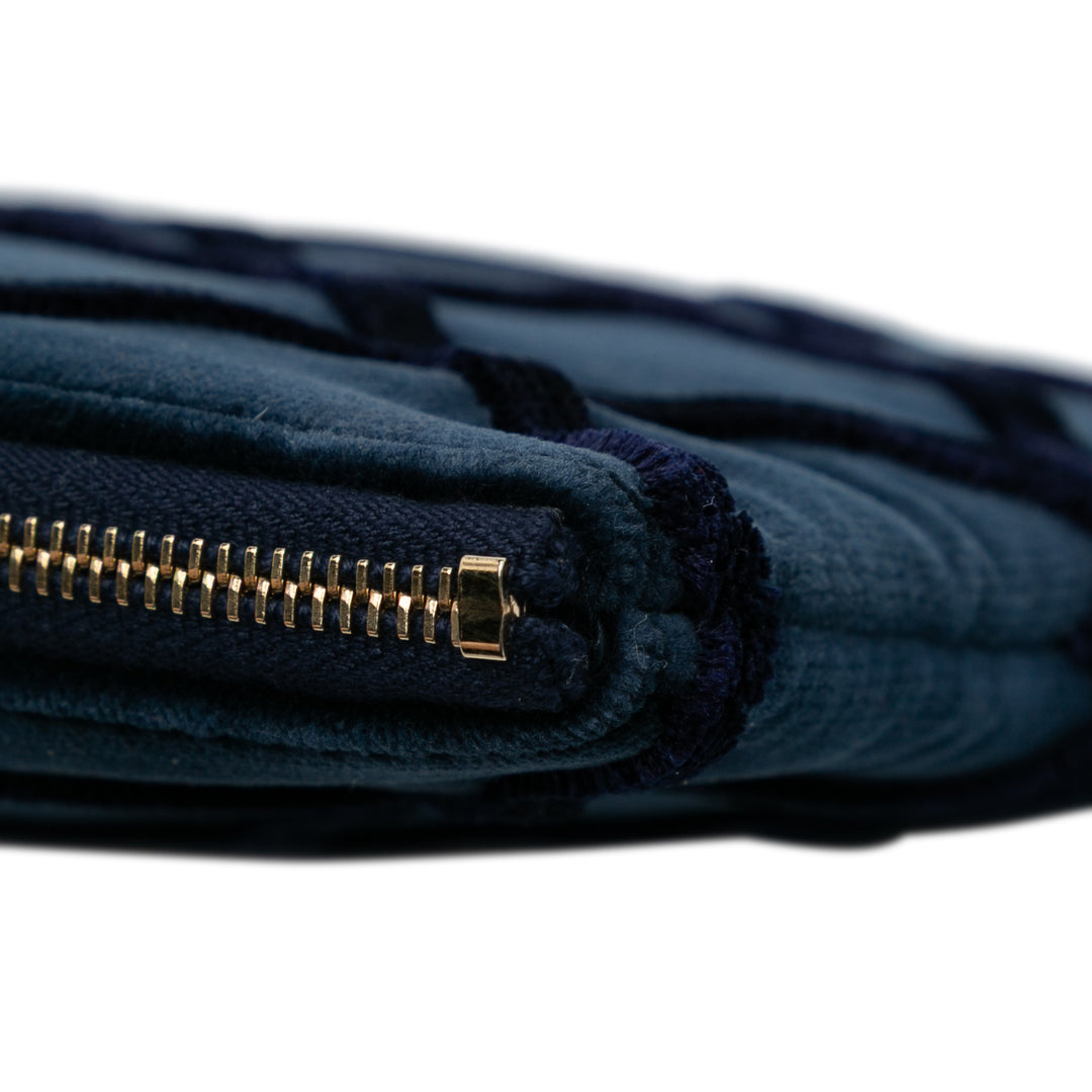 Chanel Medium CC Quilted Velours O Étui Pochette Bleu