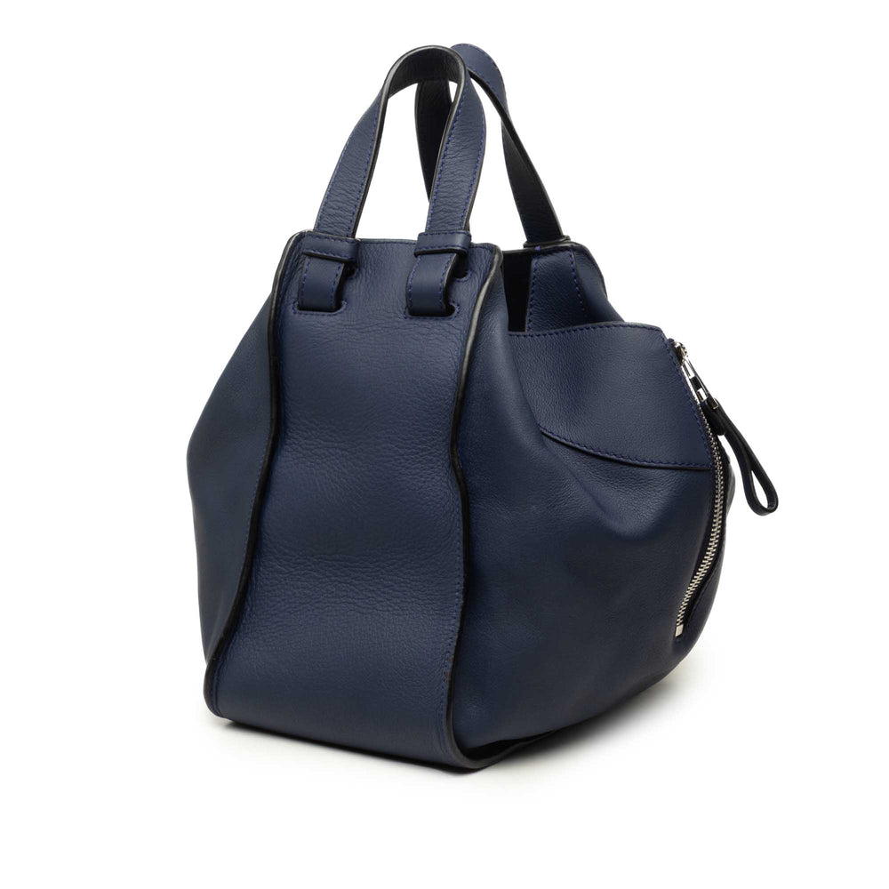 LOEWE Sac à main Souple grainé Hammock Petit Cuir de veau grainé Bleu – vue 2 – GABY PARIS