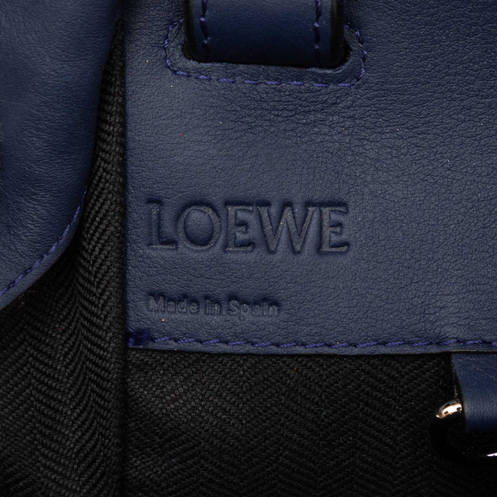 LOEWE Sac à main Souple grainé Hammock Petit Cuir de veau grainé Bleu – vue 5 – GABY PARIS
