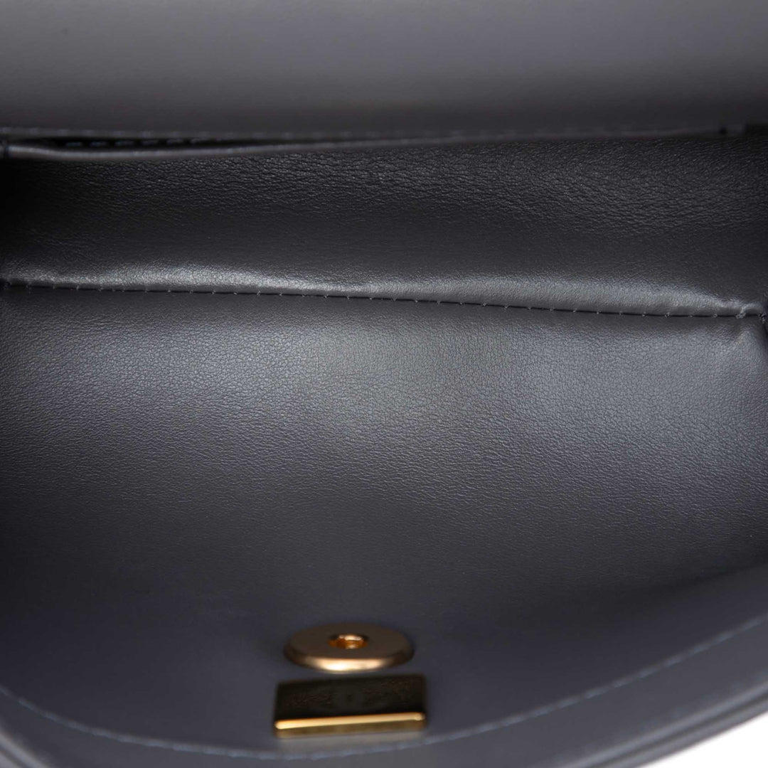Chanel Paris Manchester Matelassé Perles fantaisie à rabat Petit Cuir d'agneau Gris