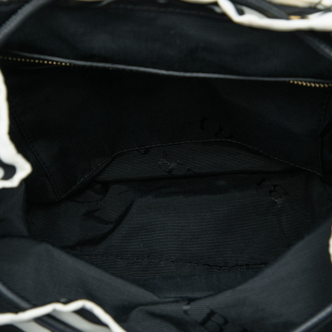 Burberry Sac à dos Rayé Runway Moyen Noir – vue 4 – GABY PARIS