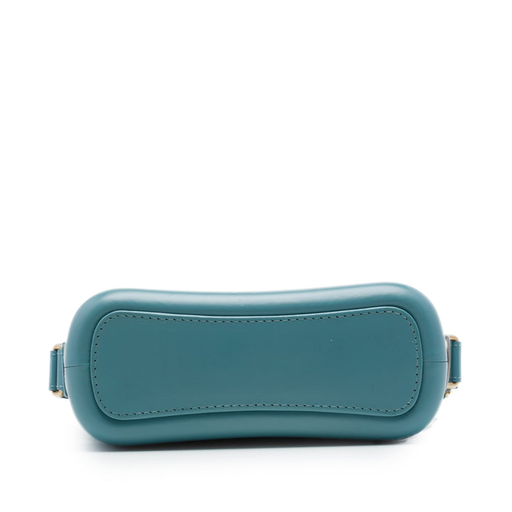 Chanel Sac bandoulière Matelassé vieilli Gabrielle Hobo Petit Cuir de veau Bleu – vue 3 – GABY PARIS