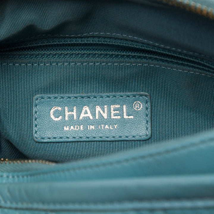 Chanel Sac bandoulière Matelassé vieilli Gabrielle Hobo Petit Cuir de veau Bleu – vue 5 – GABY PARIS