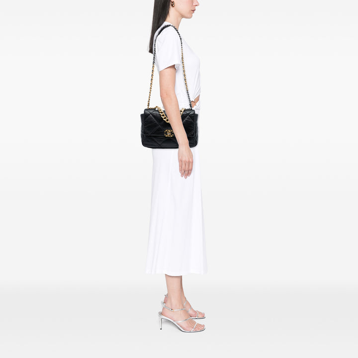 Chanel Large Cuir d’agneau 19 à rabat – GABY PARIS Authentique