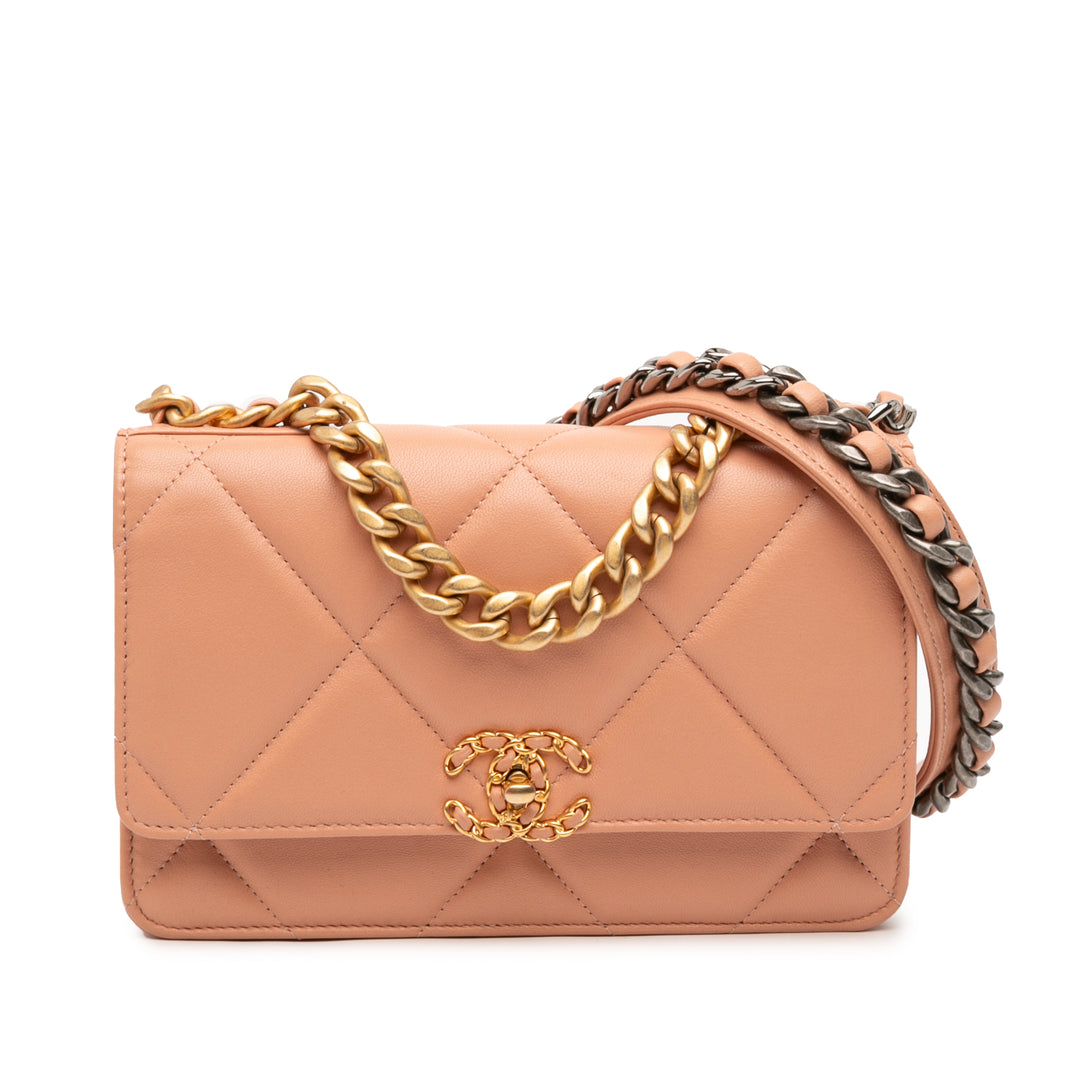 Chanel Matelassé 19 Wallet on Chain Cuir d'agneau Rose – vue principale – GABY PARIS
