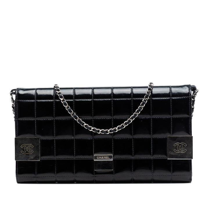Chanel CC Chocolate Bar Cuir verni Pochette avec chaîne