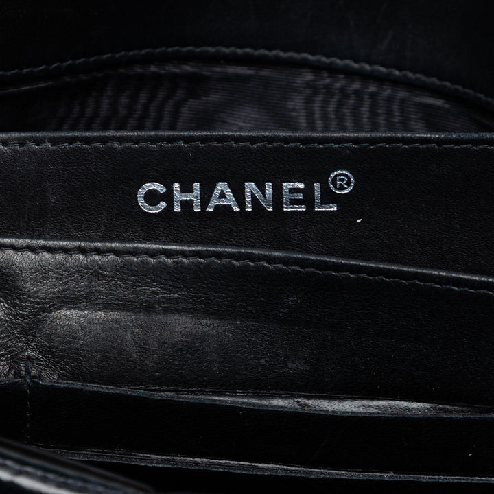 Chanel CC Chocolate Bar Cuir verni Pochette avec chaîne