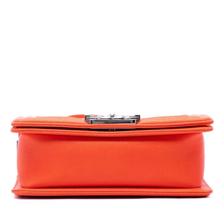 Chanel Matelassé Boy à rabat Petit Cuir caviar Orange